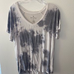 american eagle v neck tee